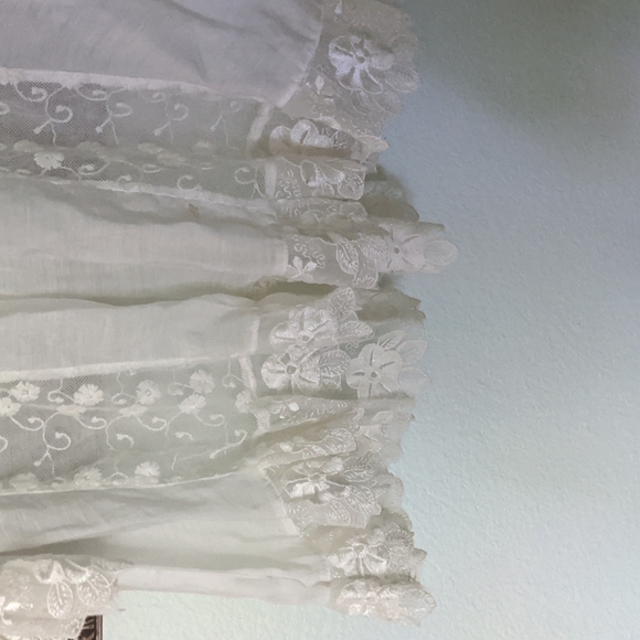 Sis sis Small, ivory lace short sleeve top - Picture 5 of 7